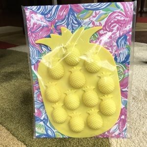 **SOLD** Lilly Pulitzer Pineapple Ice Cube Tray